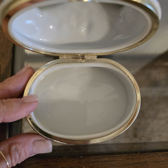 Porclain hand painted love bird trinket box Andrea by Sadek - Picture 12 of 12